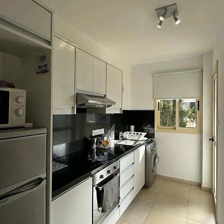 Modern Vacation At Elysia Park Apartment