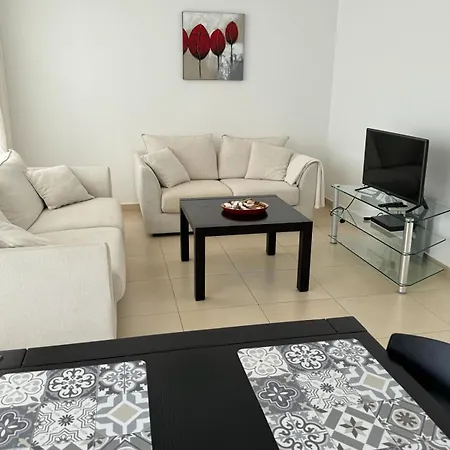 Modern Vacation At Elysia Park Apartment *