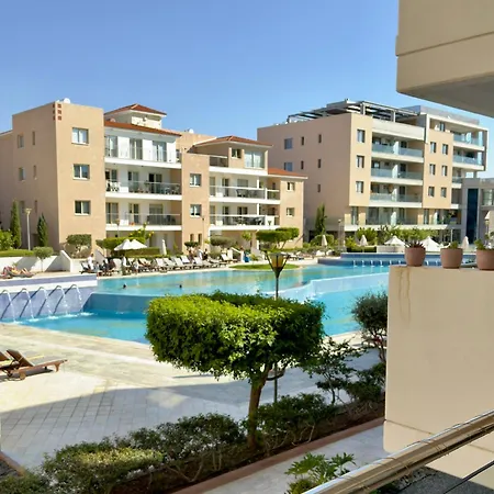 Modern Vacation At Elysia Park Apartment