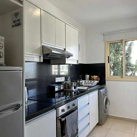 Modern Vacation At Elysia Park Apartment Paphos