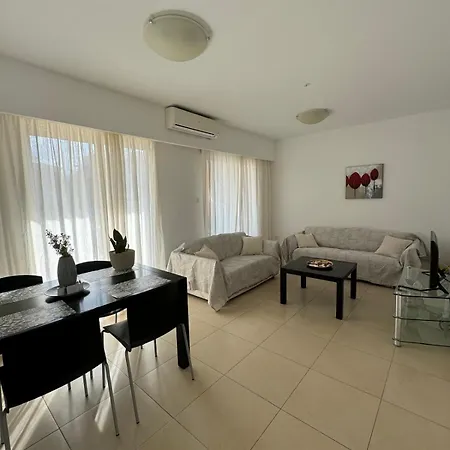 Modern Vacation At Elysia Park Apartment *